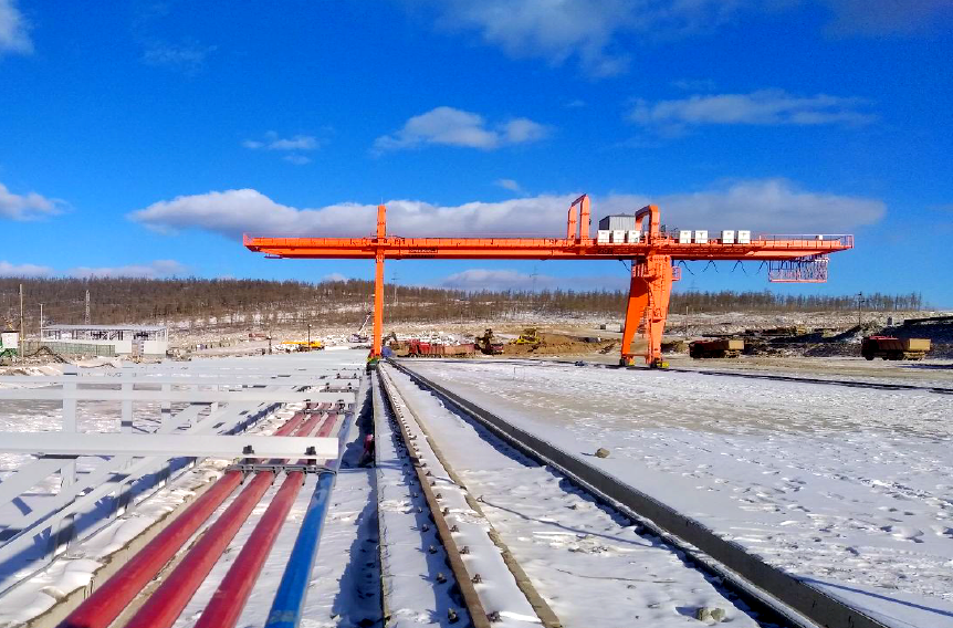 Начался монтаж контейнерных козловых кранов в рамках участия в крупном проекте строительства комбината в Забайкальском крае.